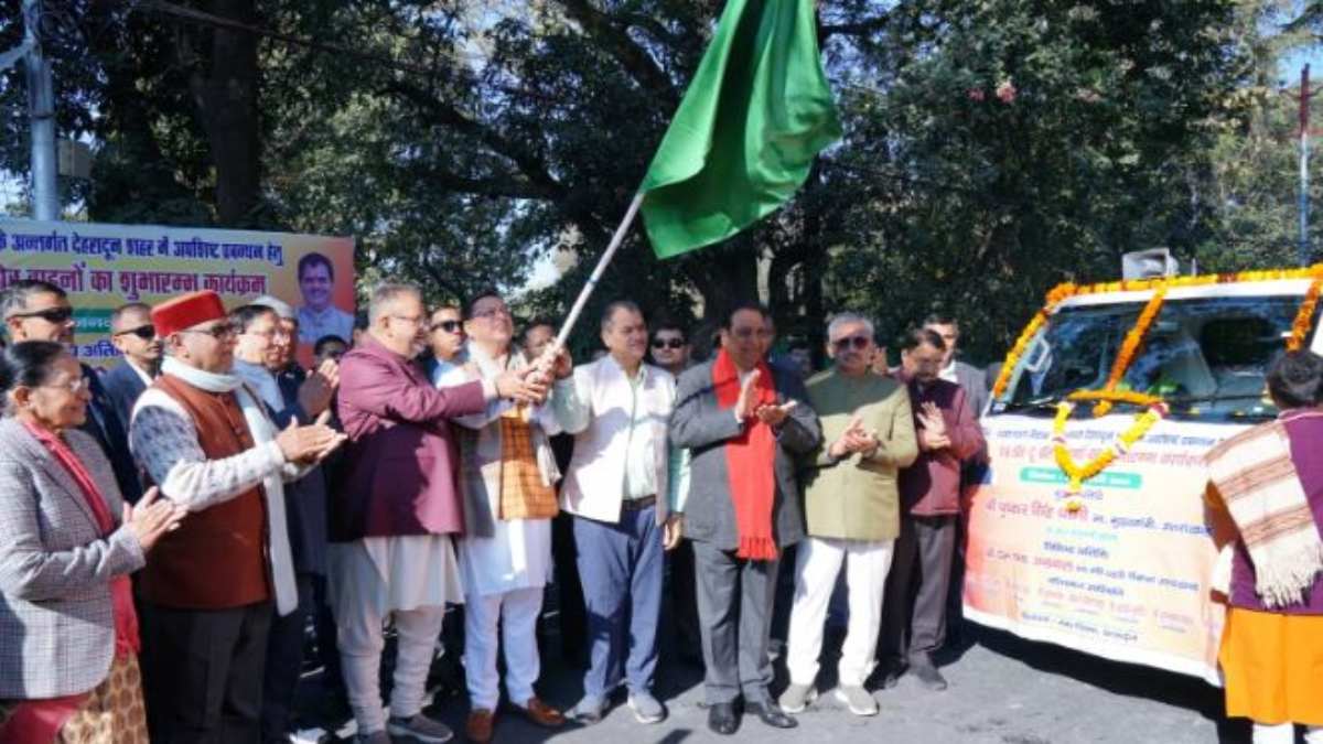 स्वच्छ भारत मिशन : मुख्यमंत्री धामी ने 58 डोर-टू-डोर वाहनों को दिखाई हरी झंडी, घर-घर जाकर लेंगे कचरा