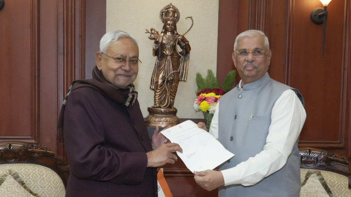 नीतीश कुमार ने नई सरकार बनाने राज्यपाल को सौंपा एनडीए का समर्थन पत्र, 9वीं बार लेंगे मुख्यमंत्री पद की शपथ…