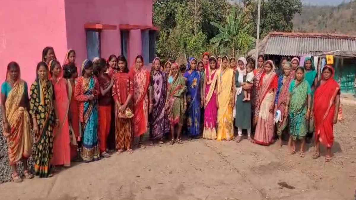 इस गांव की बहनें कब बनेगी सरकार की लाडली ? नेटवर्क की वजह से नहीं मिल रहा लाडली बहना योजना का लाभ, शिकायत के बाद भी सुनवाई नहीं