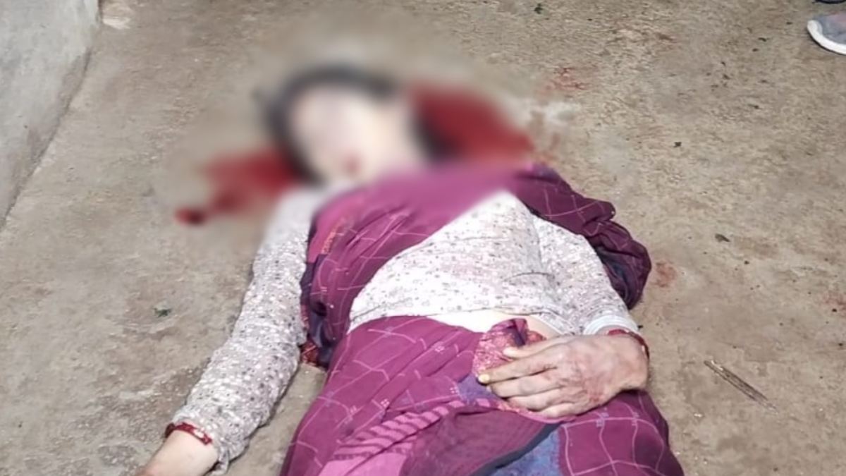 चरित्र शंका में पति ने पत्नी को उतारा मौत के घाट: धारदार हथियार से हमला करके हुआ फरार, परिजनों से फोन पर बोला- ‘तुम्हारी बेटी को मार दिया’