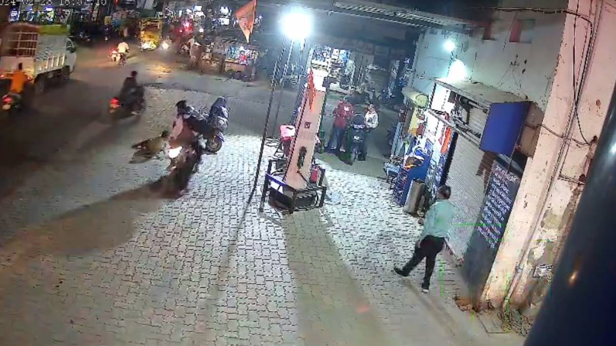 Indore में नहीं थम रही लूट की घटना: वाहन की डिक्की में रखे बैग पर किया हाथ साफ, लाखों ले उड़े लुटेरे, CCTV में कैद