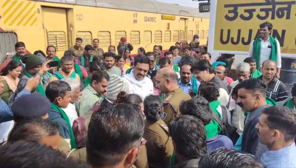 Farmers protest: दिल्ली पहुंचने से पहले 50 किसान गिरफ्तार, ट्रेन से उतारकर भेजा उज्जैन