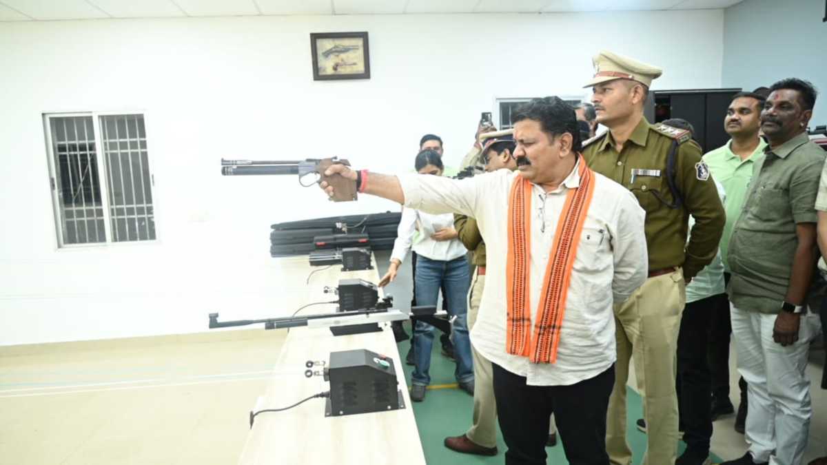 पुलिस एकलव्य शूटिंग प्रतियोगिता का शुभारंभ, गृहमंत्री विजय शर्मा ने कहा- भविष्य में बड़े आयोजनों में हम जरूर जीतकर आएंगे मेडल