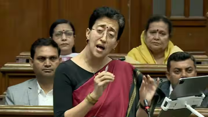 Delhi Budget  : दिल्ली सरकार ने किया ‘मुख्यमंत्री महिला सम्मान योजना’  का एलान महिलाओं को हर महीने मिलेंगे इतने रुपये