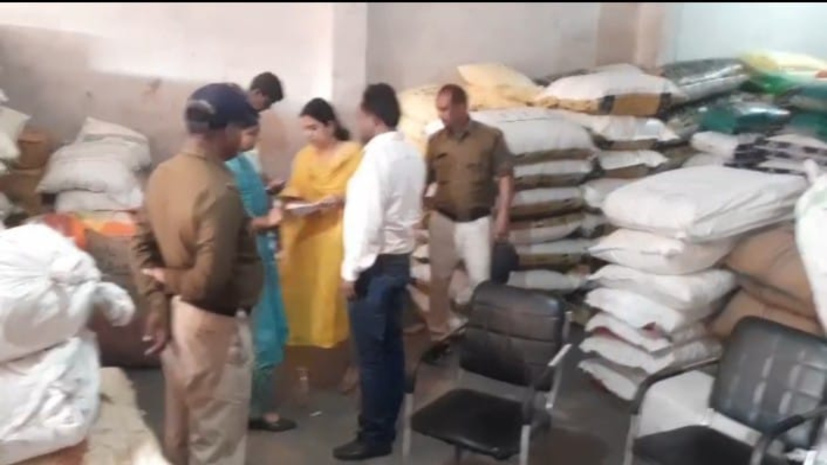 मिलावट से मुक्ति अभियान: जबलपुर में खाद्य विभाग ने 1 हजार किलो सौंफ की जब्त, डेयरी से लिए गए सैंपल को जांच के लिए भेजा 