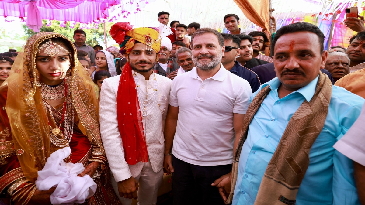 जब ‘राहुल’ की शादी में पहुंचे राहुल गांधी: हक्के-बक्के हुए लोग, दूल्हा-दुल्हन के साथ खिंचवाई फोटो, परिवार के खुशी का नहीं रहा ठिकाना   
