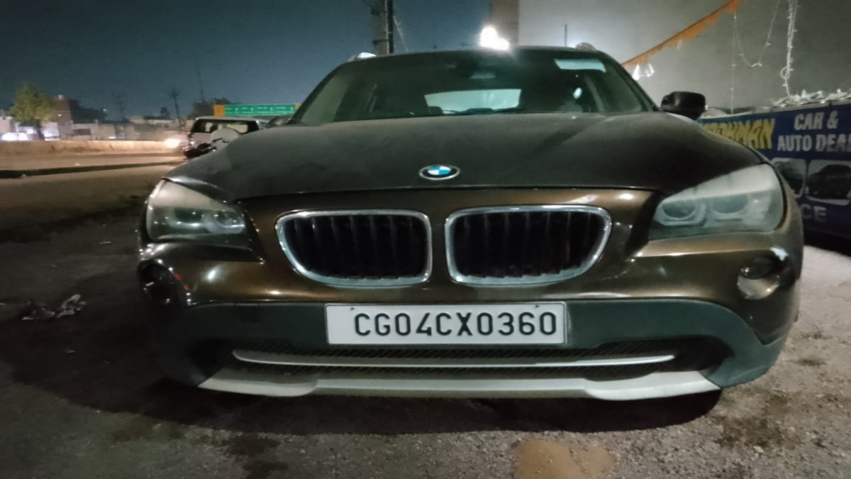 CG Crime: सड़क किनारे खड़ी BMW कार में युवक की लाश मिलने से फैली सनसनी, शिनाख्त में जुटी पुलिस