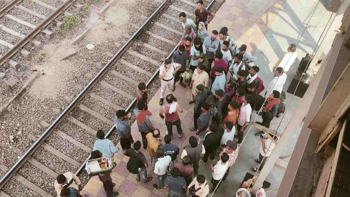 दुर्ग रेलवे स्टेशन में वेंडर की दबंगई, यात्री को पीट-पीटकर किया लहूलुहान…