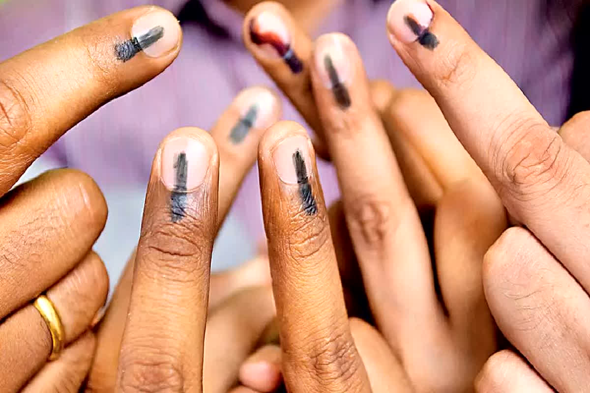 Rajasthan Loksabha Election 2024: 61 विधानसभा क्षेत्रों में पुरुषों से आगे रही महिलाएं, घाटोल में सर्वाधिक 82.68 फीसदी रहा मतदान