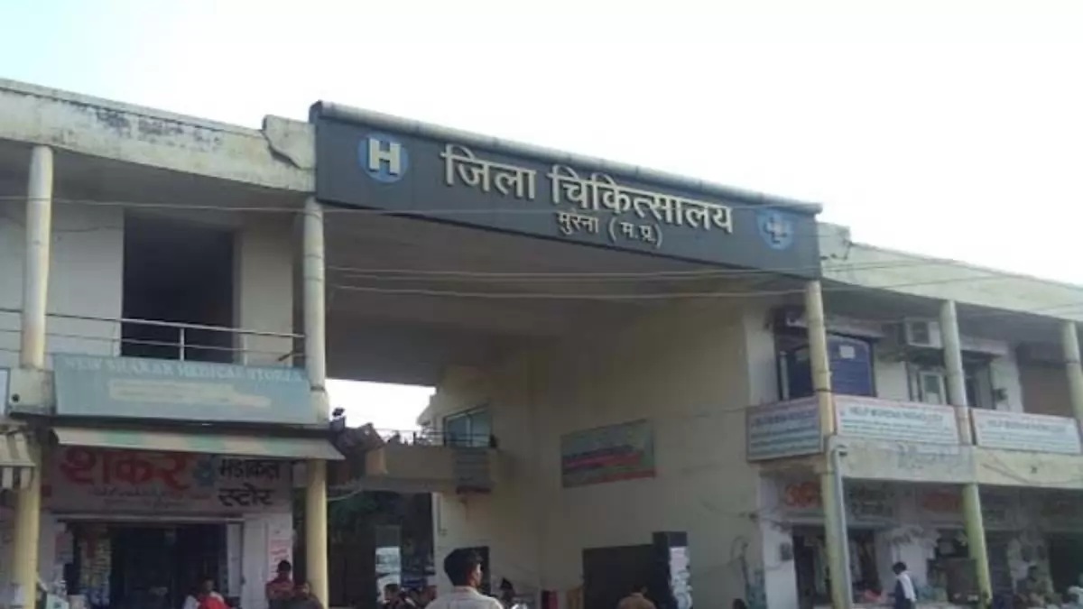 सिविल सर्जन की दबंगईः जिला अस्पताल में इमरजेंसी ड्यूटी कर रहे डॉ से की गाली गलौज, वीडियो वायरल
