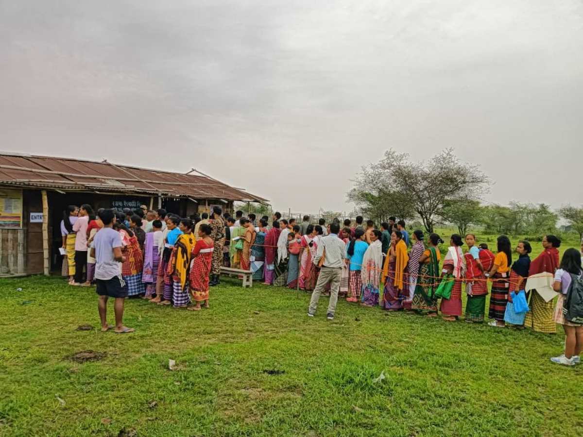 Lok Sabha Election 2024 Phase 1 Voting: तमिलनाडु सीएम स्टालिन और राजस्थान के मुख्यमंत्री भजनलाल शर्मा ने डाला वोट, कश्मीर से अंडमान-निकोबार तक मतदान केंद्रों के बाहर वोटरों की लंबी लाइन