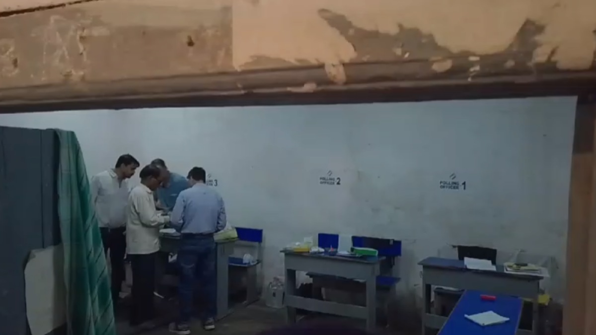 ELECTION BREAKING: जबलपुर में पोलिंग बूथ पर EVM खराब, 219 मतदान केंद्रों पर चालू नहीं हो पाई ईवीएम