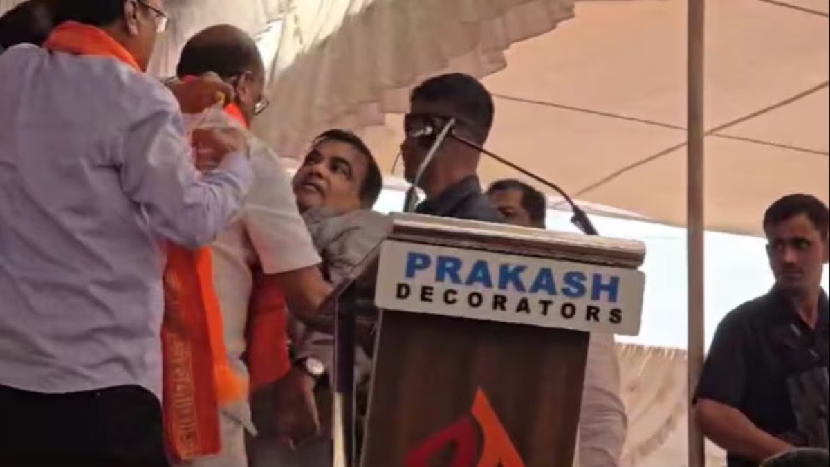 Nitin Gadkari: चुनावी भाषण देते समय मंच पर बेहोश होकर गिर पड़े नितिन गडकरी, थम गई थी सबकी सांसे