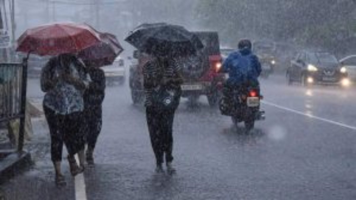 MP Weather Update: गरज-चमक के साथ बारिश के आसार, नर्मदापुरम-ग्वालियर समेत इन जिलों में अलर्ट जारी