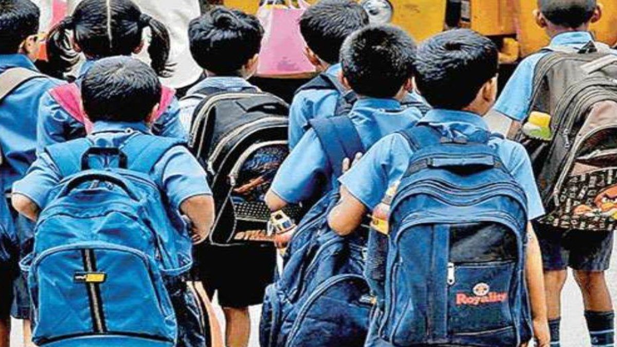 मानव अधिकार आयोग की नोटिस के बाद जागा स्कूल शिक्षा विभाग, ‘स्कूल बैग पाॅलिसी 2020’ के पालन के निर्देश जारी