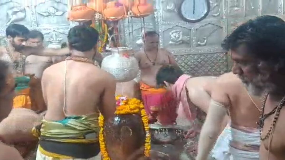 Mahakal Temple: महाकाल को गर्मी से बचाने के लिए खास उपाय, गर्भगृह में बांधी गई गलंतिका