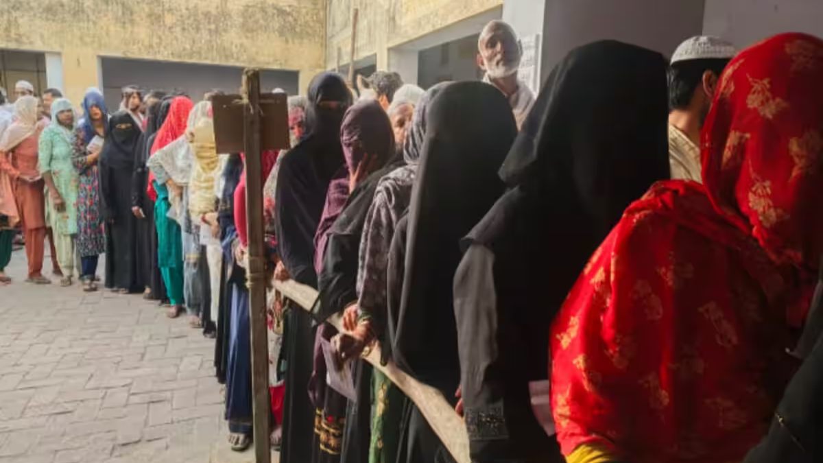 Lok Sabha Election 2024 : उत्तर प्रदेश में 1 बजे तक 36.96% हुआ मतदान, यहां पड़े सबसे ज्यादा वोट