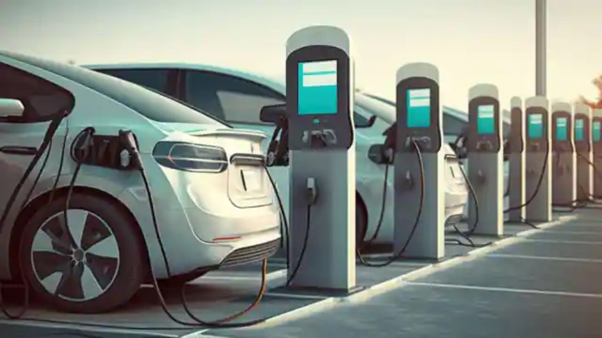 अब TATA बनाएगा Electric Vehicles के लिए चार्जिंग स्टेशन, जानिए किस कंपनी के साथ किए MoU साइन?