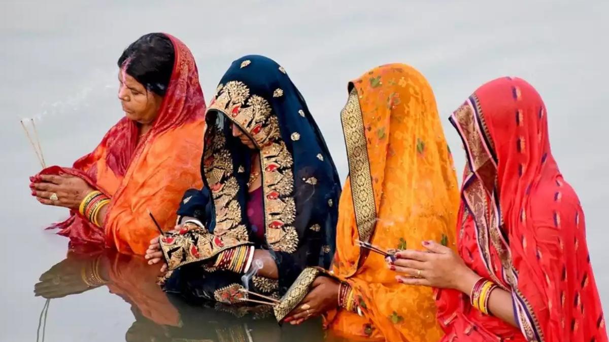 Chaiti Chhath 2024 : डूबते सूर्य को आज और कल उगते सूर्य को अर्घ्य देंगी महिलाएं