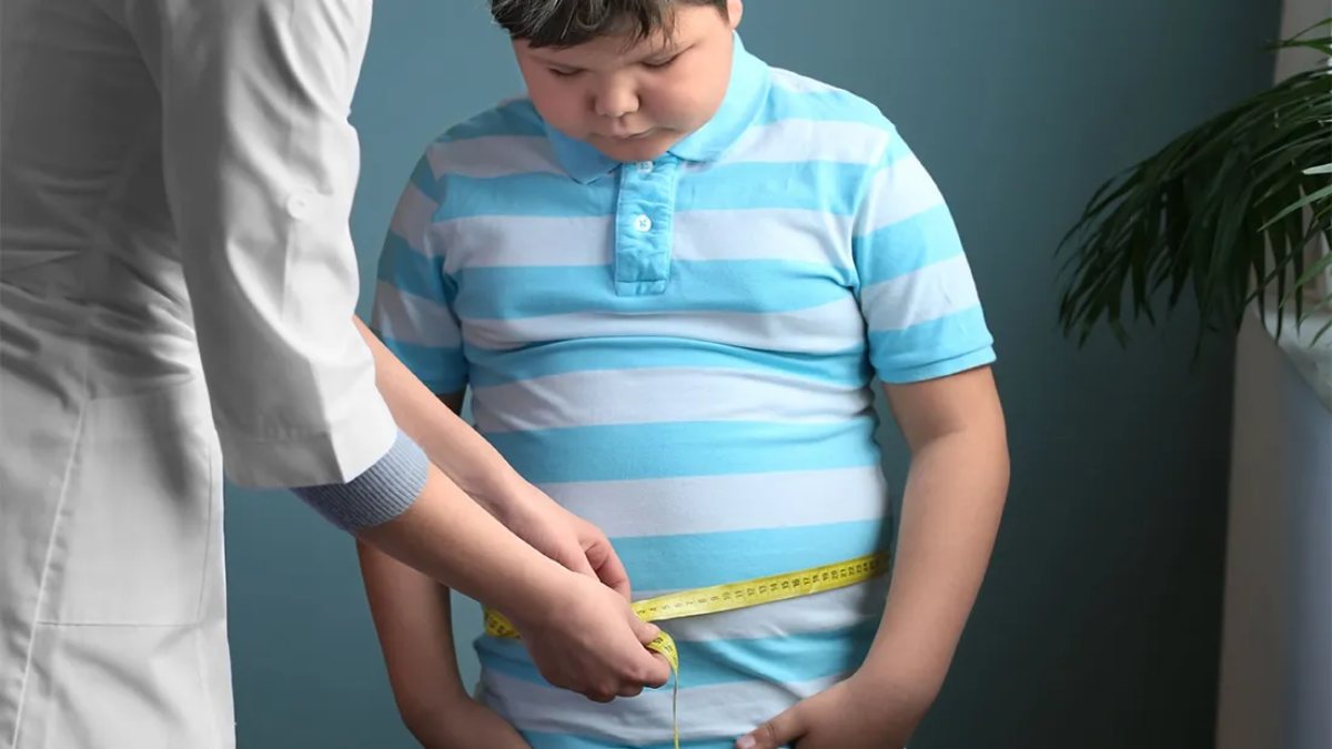 World Obesity Day : बच्चों में तेजी से बढ़ रही मोटापे की समस्या, साल 2035 तक दुनिया का हर दूसरा इंसान होगा इससे परेशान…