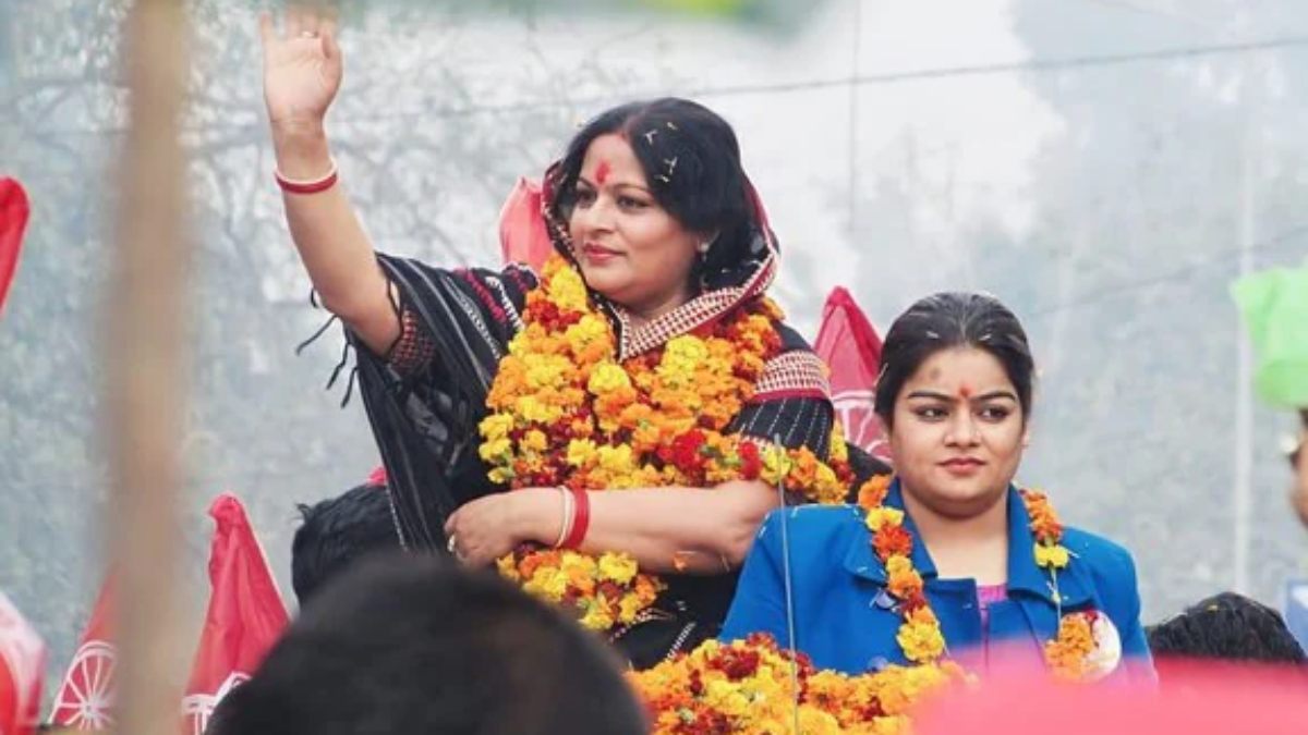 Video: सपा प्रत्याशी रुचि वीरा ने पुलिस को दी धमकी, कहा- अपनी औकात में रहें, चुनाव जीतूंगी और भेड़िए का शिकार करूंगी…