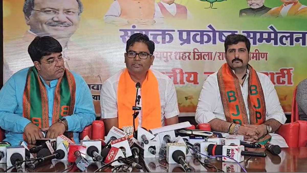 बीजेपी पीसी: वित्त मंत्री चौधरी ने 11 सीटें जीतने का किया दावा, कहा- बस्तर की जनता ने बुलेट नहीं बैलेट को चुना