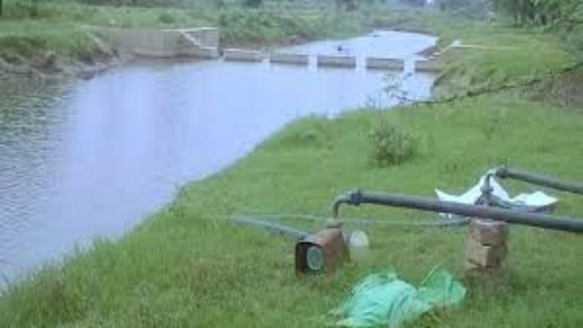 पाबंदी के बाद भी नदियों के पानी से सिंचाई जारी, ग्रामीणों ने कहा- शिकायत के बावजूद नहीं हो रही कार्रवाई