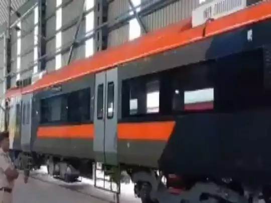 सामने आई वंदे भारत मेट्रो की पहली झलक, इन शहरों में दौड़ेगी ये खास ट्रेन                           