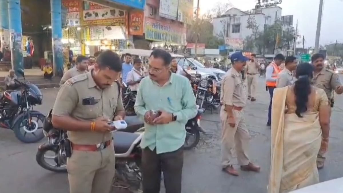 एक्शन में खंडवा पुलिस: 16 मार्च से अबतक ढाई हजार से ज्यादा वाहनों का काटा चालान, 12 लाख रुपए का वसूला जुर्माना