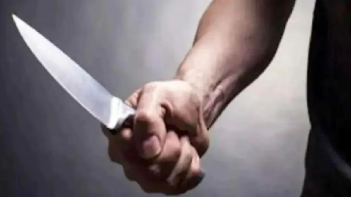 CRIME NEWS : शादी में खाना नहीं देने पर हुआ विवाद, युवक पर चचेरे भाई ने चाकू से किया जानलेवा हमला