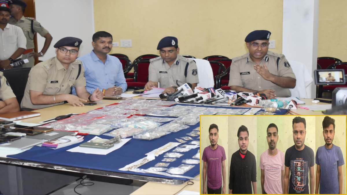 Mahadev Satta App मामले पर आईजी अमरेश मिश्रा का बड़ा खुलासा, बर्खास्त पुलिस आरक्षक अर्जुन यादव के पैनल के 5 सटोरिये कलकत्ता से गिरफ्तार, सैंकड़ों बैंक खतों के साथ 32 करोड़ का मिला लेन-देन
