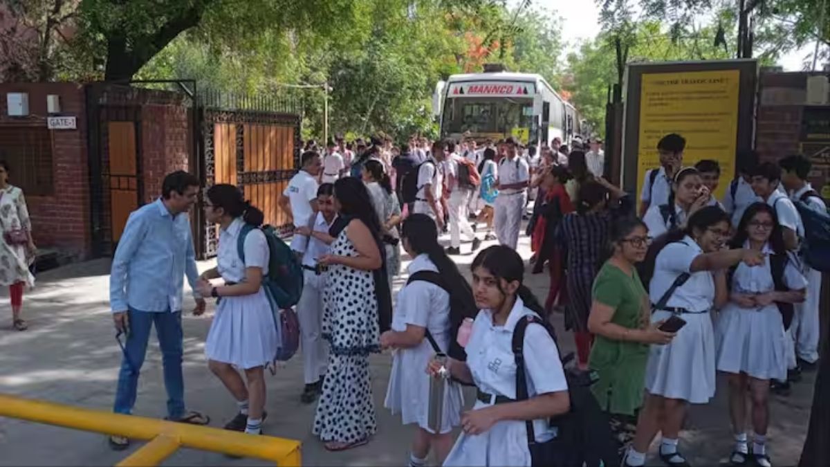 Delhi School Bomb Threat: रूसी डोमेन से आया दिल्ली-NCR के स्कूलों को दहलाने वाला E-mail, बदमाशों ने किया इस्लामिक स्टेट के जिहादी प्रोपेगेंडा जैसी भाषा का इस्तेमाल