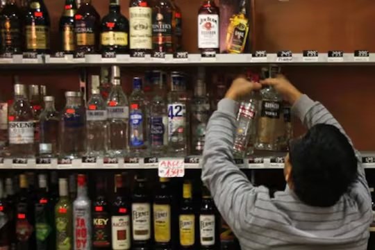 CG News: गड़बड़ी पकड़े जाने के 51 दिन बाद आबकारी विभाग ने दिया नोटिस, ऐसी कौन सी जांच चल रही थी ?