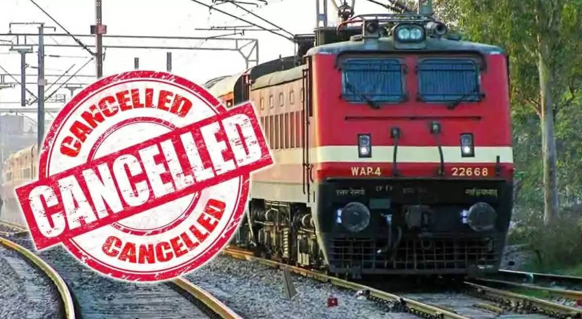 CG Train Cancelled: रेलवे ने इस रूट के यात्रियों को दिया झटका, 9 ट्रेनों को किया रद्द, यात्रा से पहले यहां देखें लिस्ट