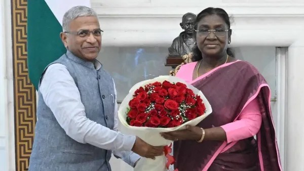 बड़ी खबर : जगदीप धनखड़ के इस्तीफे के बाद हरिवंश नारायण को बनाया गया कार्यवाहक सभापति, नई नियुक्ति होने तक संभालेंगे जिम्मेदारी