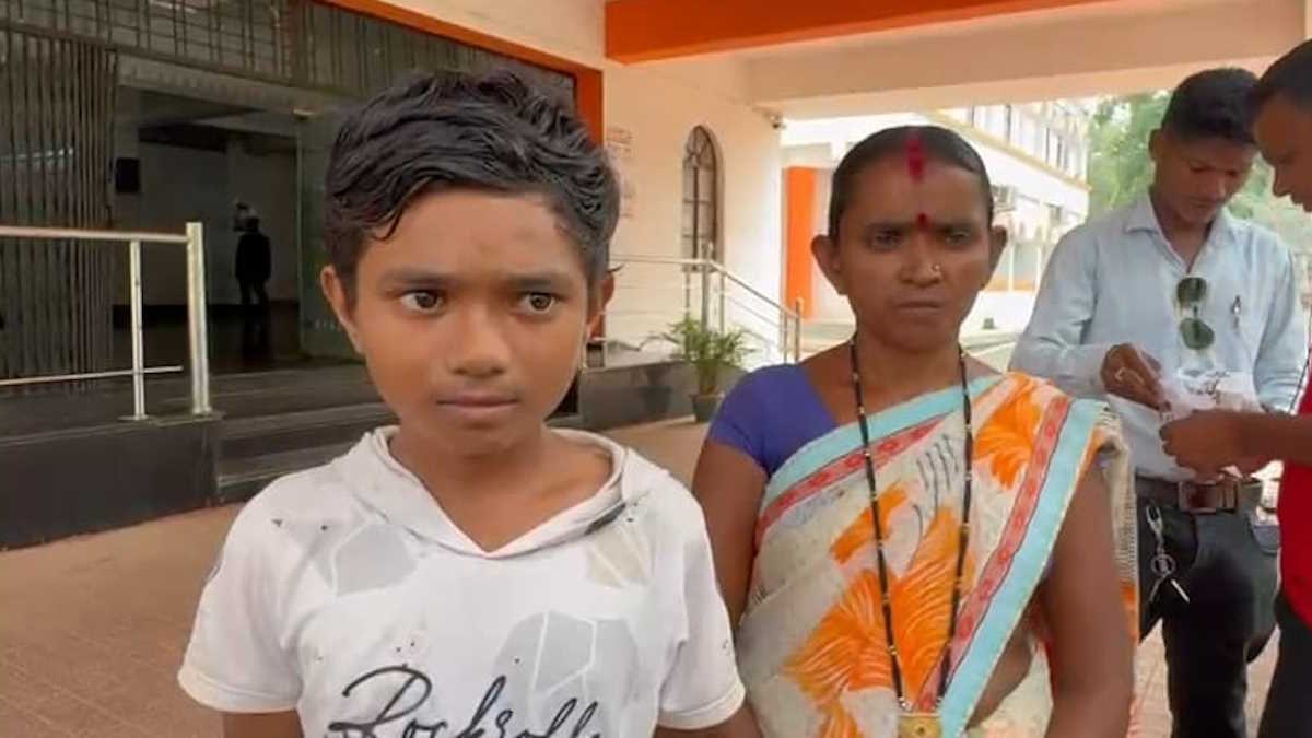 ब्लेसिंग स्कूल गरीब छात्र से मांग रहा 40 हजार, टीसी और मार्कशीट दिलाने कलेक्टर से मां ने लगाई गुहार…