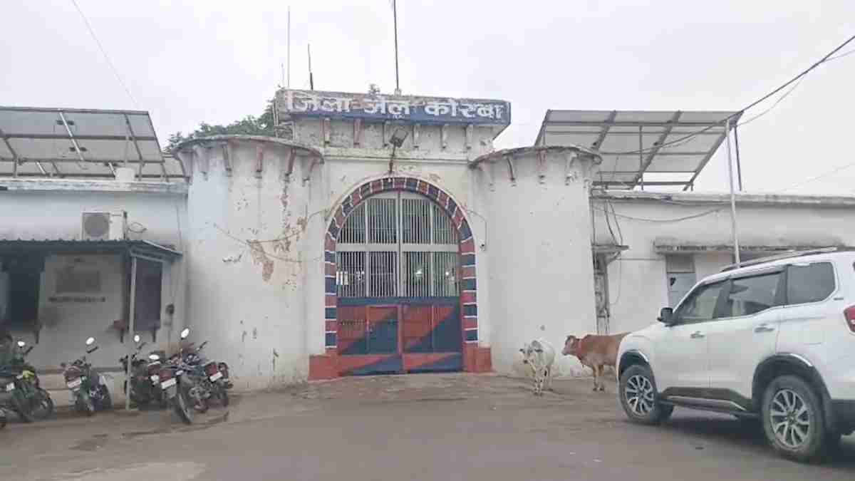 जिला जेल की दीवार फांदकर चार कैदी फरार, पुलिस विभाग में मचा हड़कंप