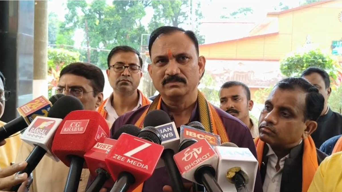 NHM कर्मचारी हड़ताल : विपक्ष के वार पर स्वास्थ्य मंत्री जायसवाल का पलटवार, कहा- इसी कांग्रेस ने एस्मा लगाकर नर्सों को बर्खास्त किया था…