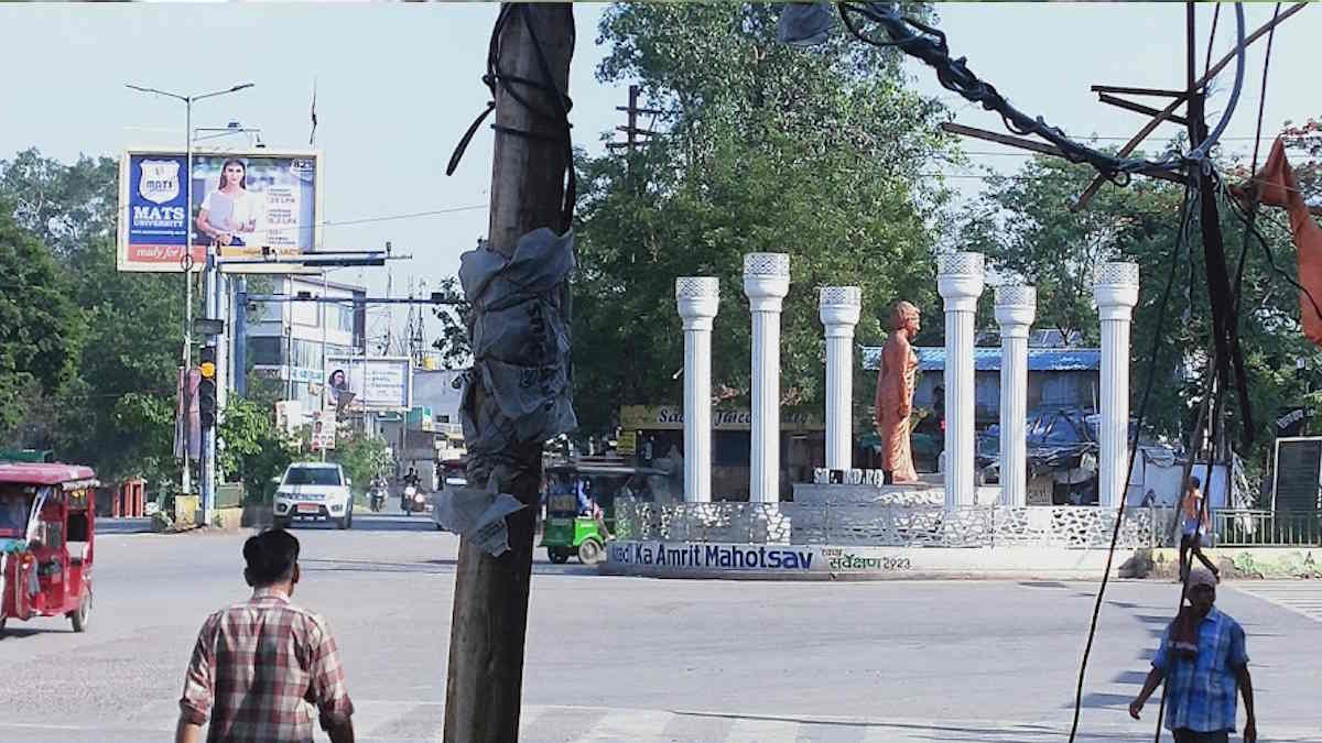 Raipur News : कालीबाड़ी चौक से हटेगी इंदिरा की प्रतिमा, चौक को सिग्नल फ्री करने की कवायद…