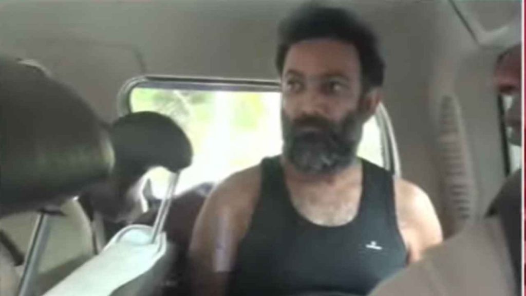 गिरफ्तारी के बाद सूदखोर वीरेंद्र तोमर बनियान में आया नजर, देखें पुलिस कस्टडी की पहली तस्वीर 2 3523523523