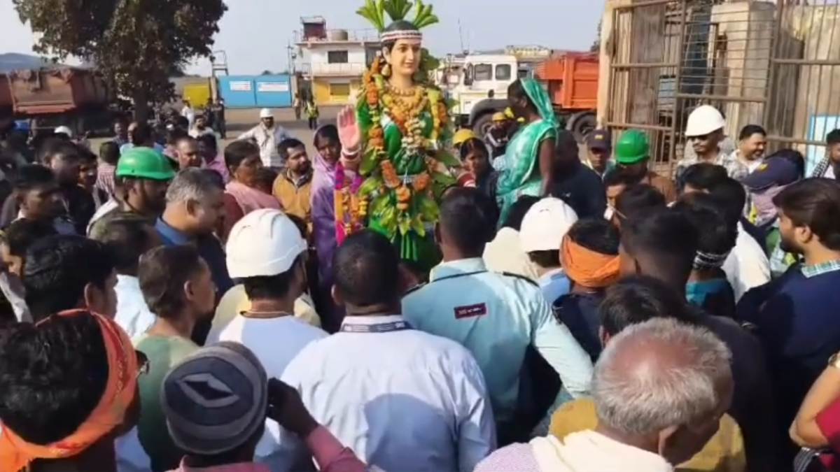 छत्तीसगढ़ महतारी की मूर्ति लगाने नेशनल हाइवे पहुंचे किसान मोर्चा सदस्य, 6 गिरफ्तार