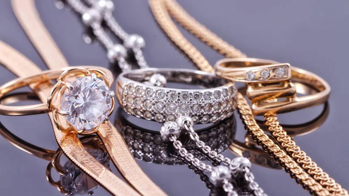 सोना-चांदी की चमक अचानक फीकी क्यों? बाजार में आज किसने पलट दिया पूरा खेल!