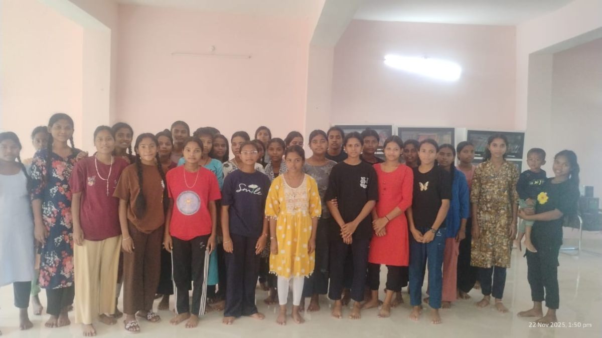 बालिका छात्रावास की हालत बदतर : ठंड में जमीन पर सोने को छात्राएं मजबूर, अधीक्षिका पर उत्पीड़न का लगाया गंभीर आरोप, SDM ने जांच की कही बात