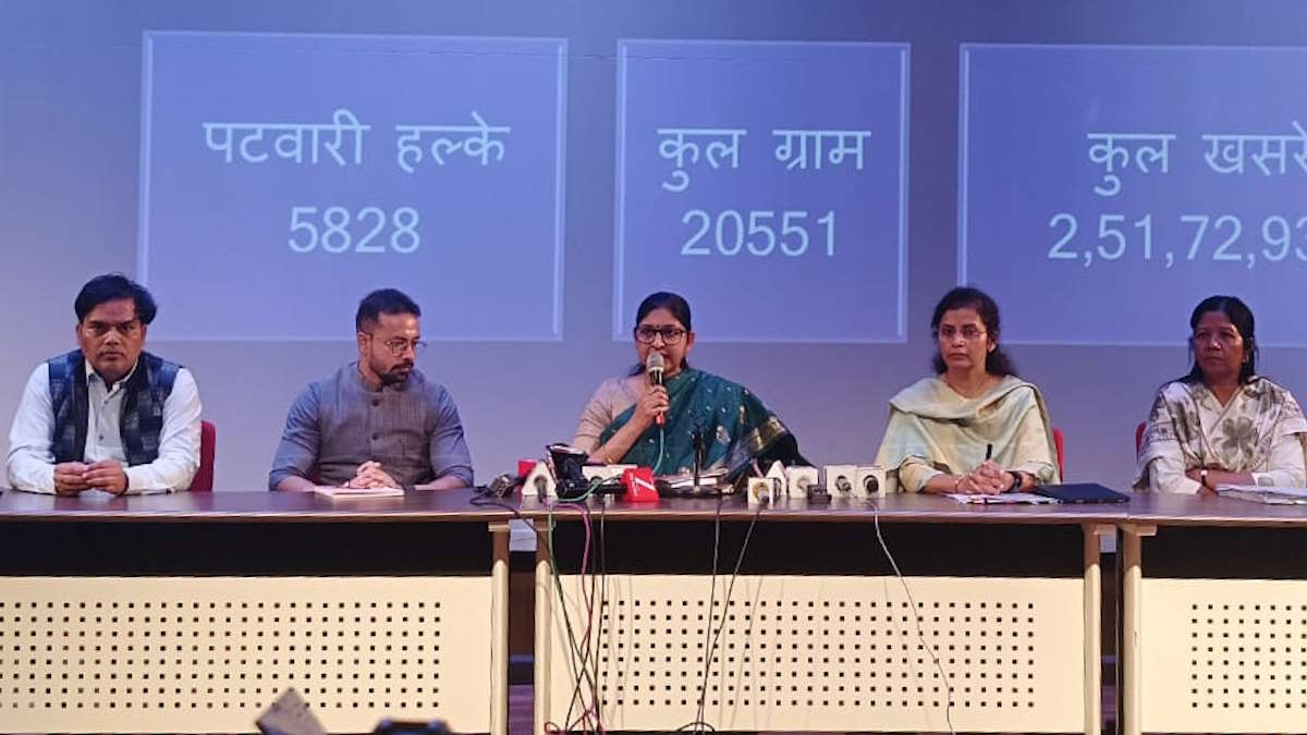 साय सरकार के दो साल: सचिव रीना बाबासाहेब कंगाले ने बताई राजस्व एवं आपदा प्रबंधन, पुनर्वास विभाग की उपलब्धि, 15,900 गांव में 10 लाख लोगों को किया जाएगा पट्टा वितरण…