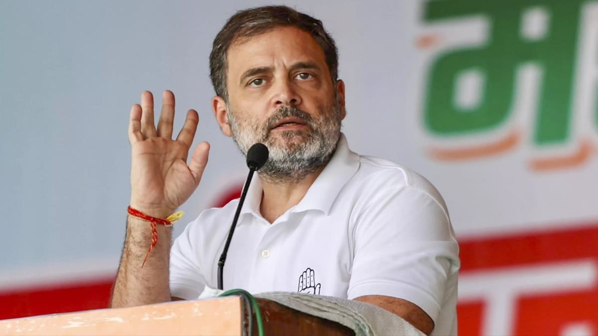 बिहार कांग्रेस में नहीं थम रहा घमासान, राहुल गांधी पर बरसे शकील अहमद, बताया डरपोक पॉलिटिशियन