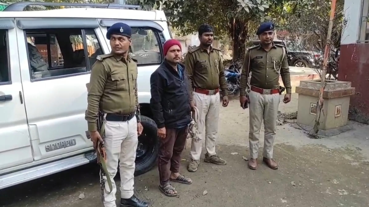 विशेष अभियान में सहरसा पुलिस को बड़ी सफलता, 12 हजार का इनामी कुख्यात अपराधी फूलों यादव गिरफ्तार