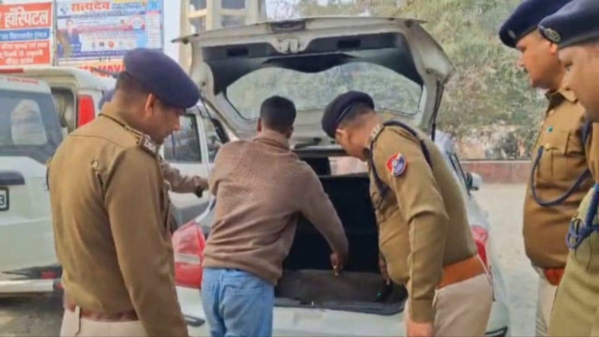 गणतंत्र दिवस को लेकर रेलवे अलर्ट, सासाराम स्टेशन पर चला सघन जांच अभियान