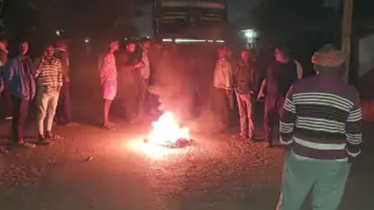 बिहटा में ट्रक की चपेट में आने से युवक की मौत, सड़क जाम कर हंगामा, भाजपा नेता की गाड़ी पर हमला