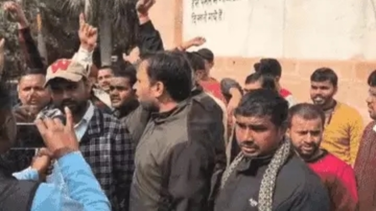 पटना में TRE-4 कैंडिडेट्स का प्रदर्शन, सरकार के खिलाफ नारेबाजी और मांग, चुनाव में किए वादे निभाओ