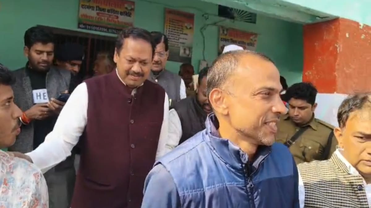 कांग्रेस दफ्तर में खुली बगावत, कृष्णा अल्लवरु के खिलाफ लगे नारे